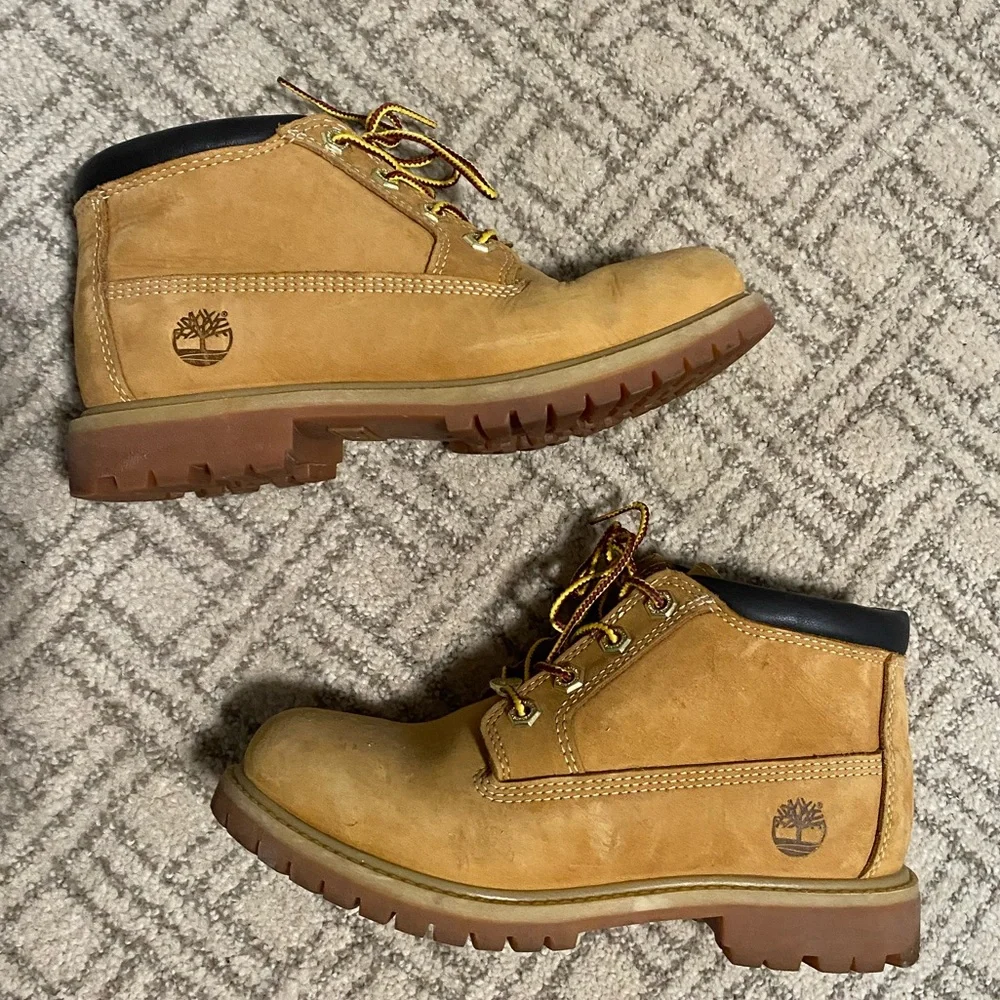 Timberland Women's Nellie Waterproof Chukka | Lightly Used - Picture 2 of 2